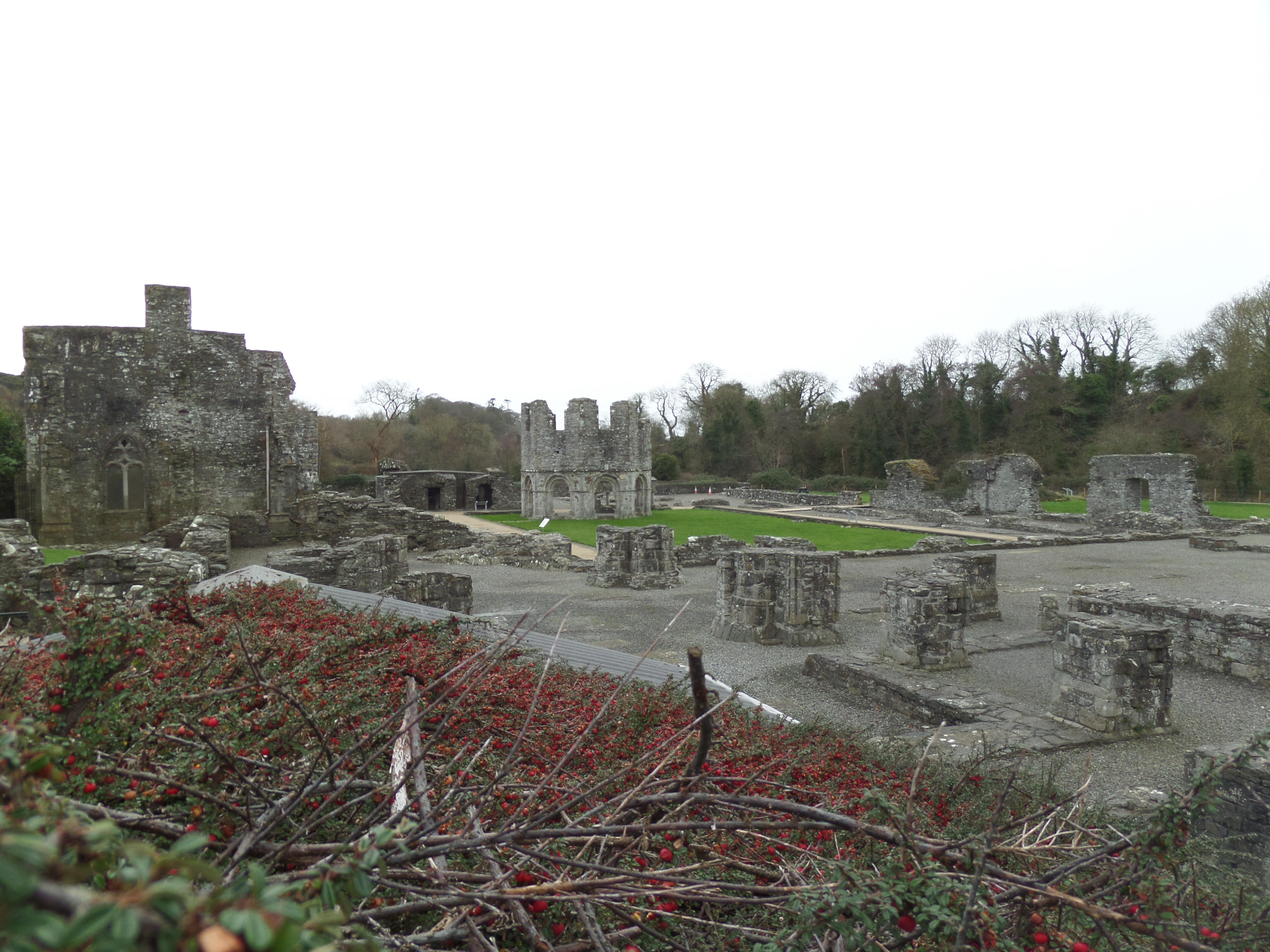 Aujourd'hui, seul le lavabo de l'abbaye se dresse au milieu des ruines.